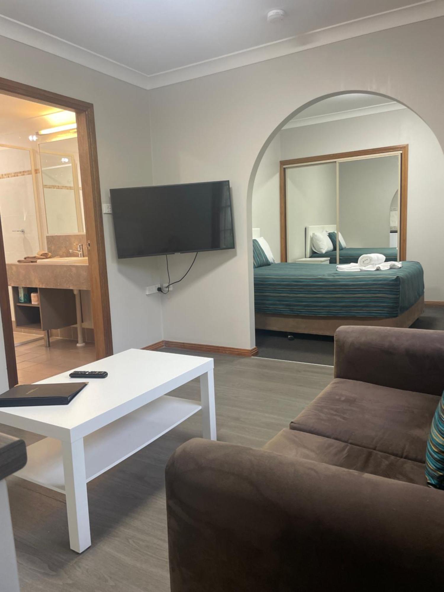 Oasis Inn Ulladulla - Welcoming Guests 18 Years And Older Ngoại thất bức ảnh