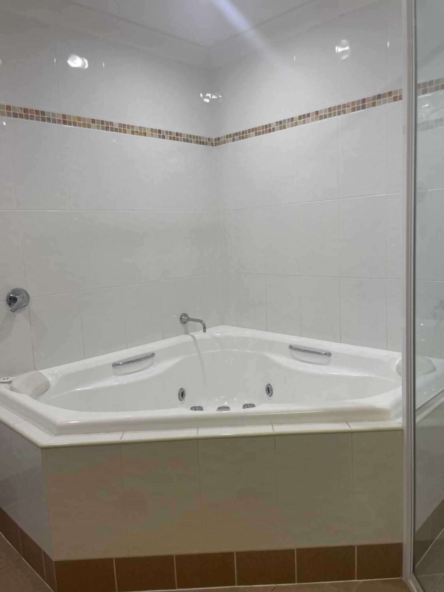 Oasis Inn Ulladulla - Welcoming Guests 18 Years And Older Ngoại thất bức ảnh